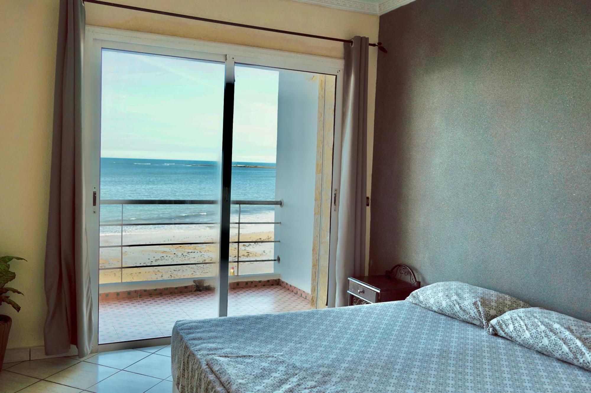 Splendid Beachfront Villa In Sidi Bouzid Beach With Pool Douar Ourlali Bagian luar foto