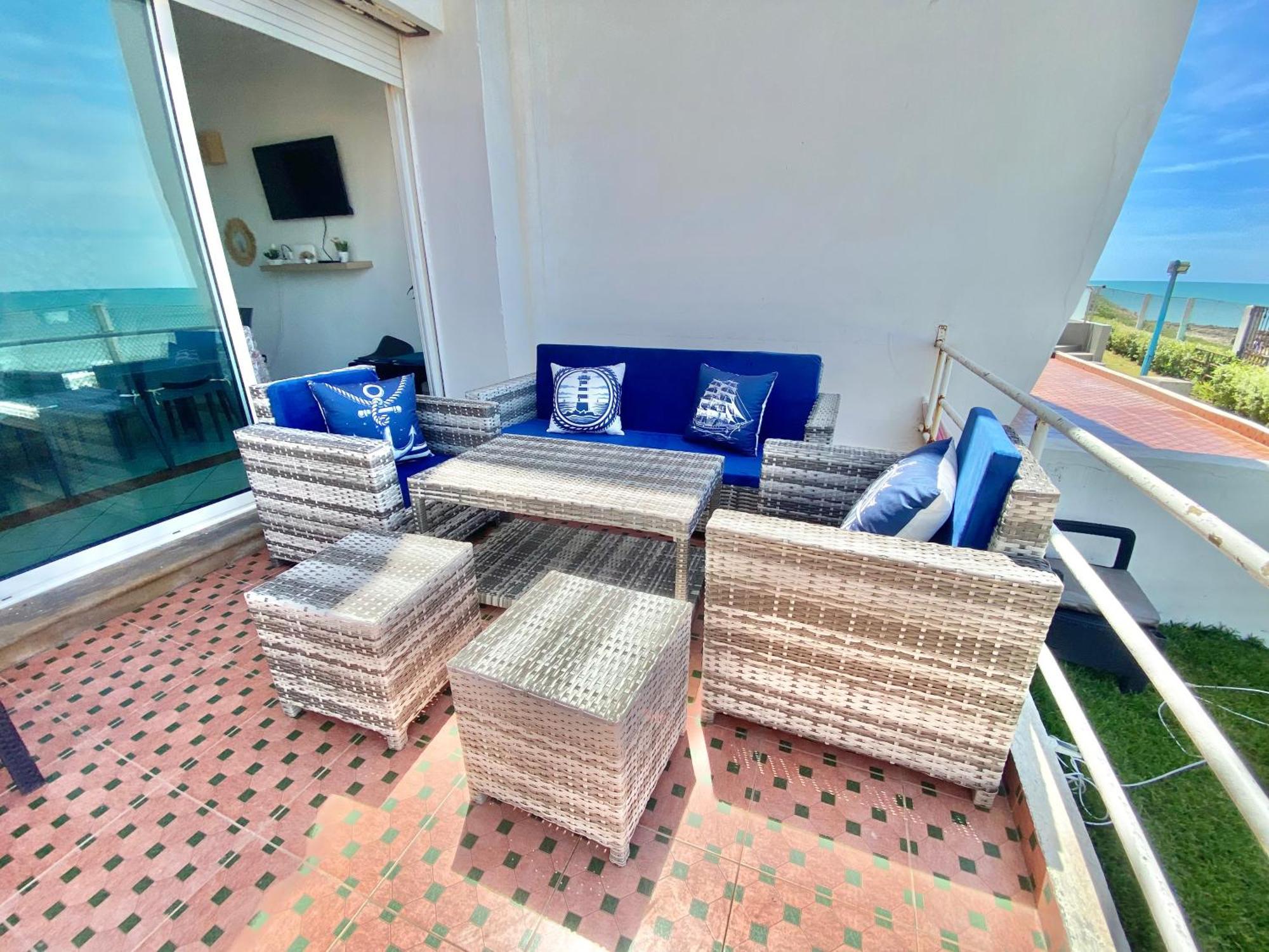 Splendid Beachfront Villa In Sidi Bouzid Beach With Pool Douar Ourlali Bagian luar foto